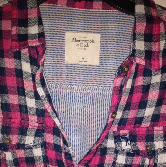 Abercrombiebie and Fitch 3/4 button down - Picture 2 of 4